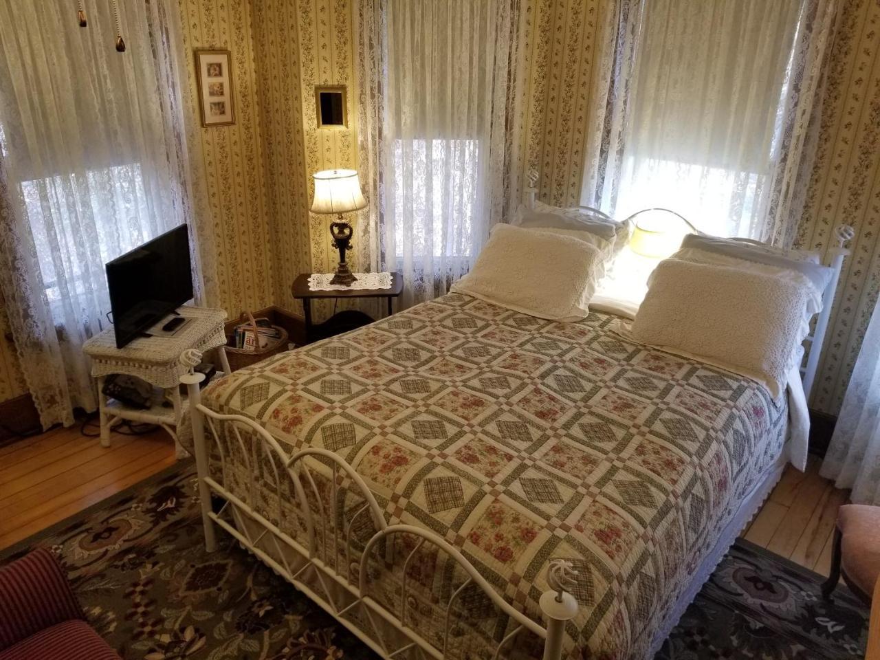 Rose & Thistle Bed & Breakfast Cooperstown Eksteriør billede